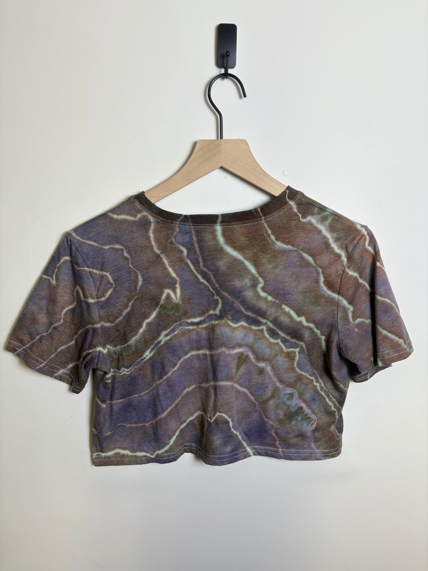 Upcycled Women’s Small Crop Top – Earthy Geode Tie-Dye