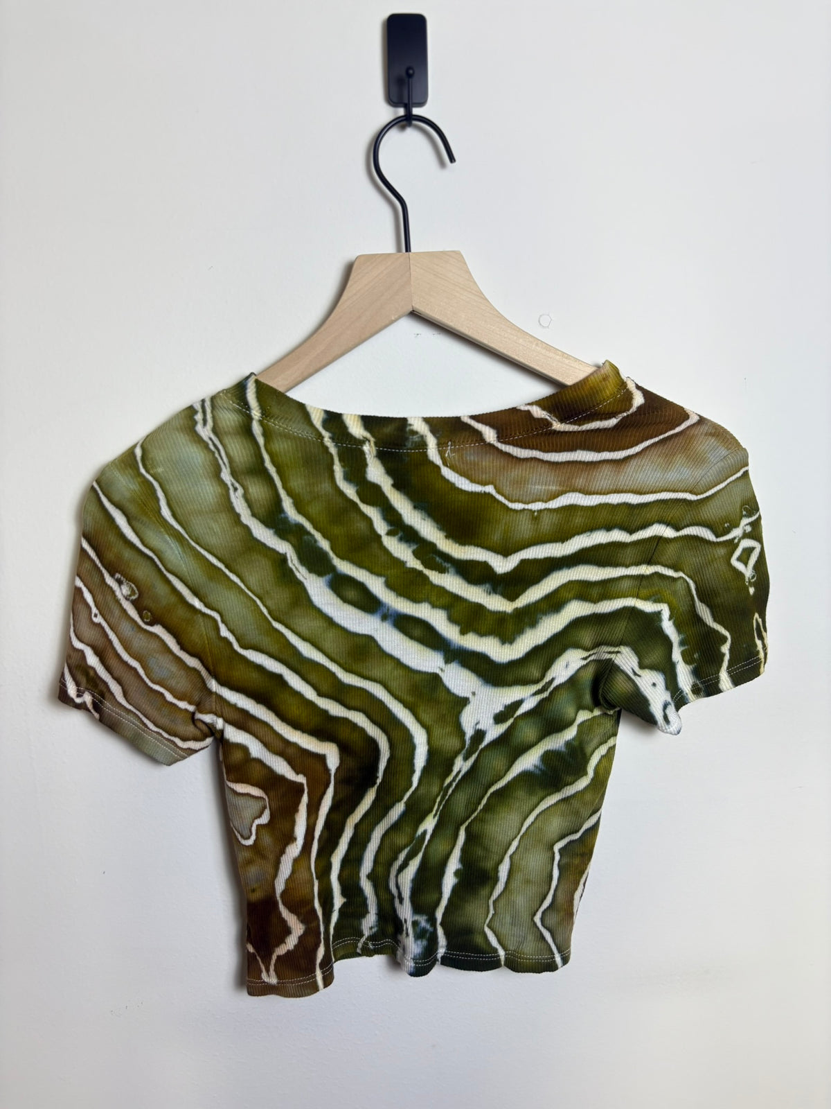 Upcycled Women’s Small Fitted T-Shirt – Geode-Inspired Earthy Tie-Dye