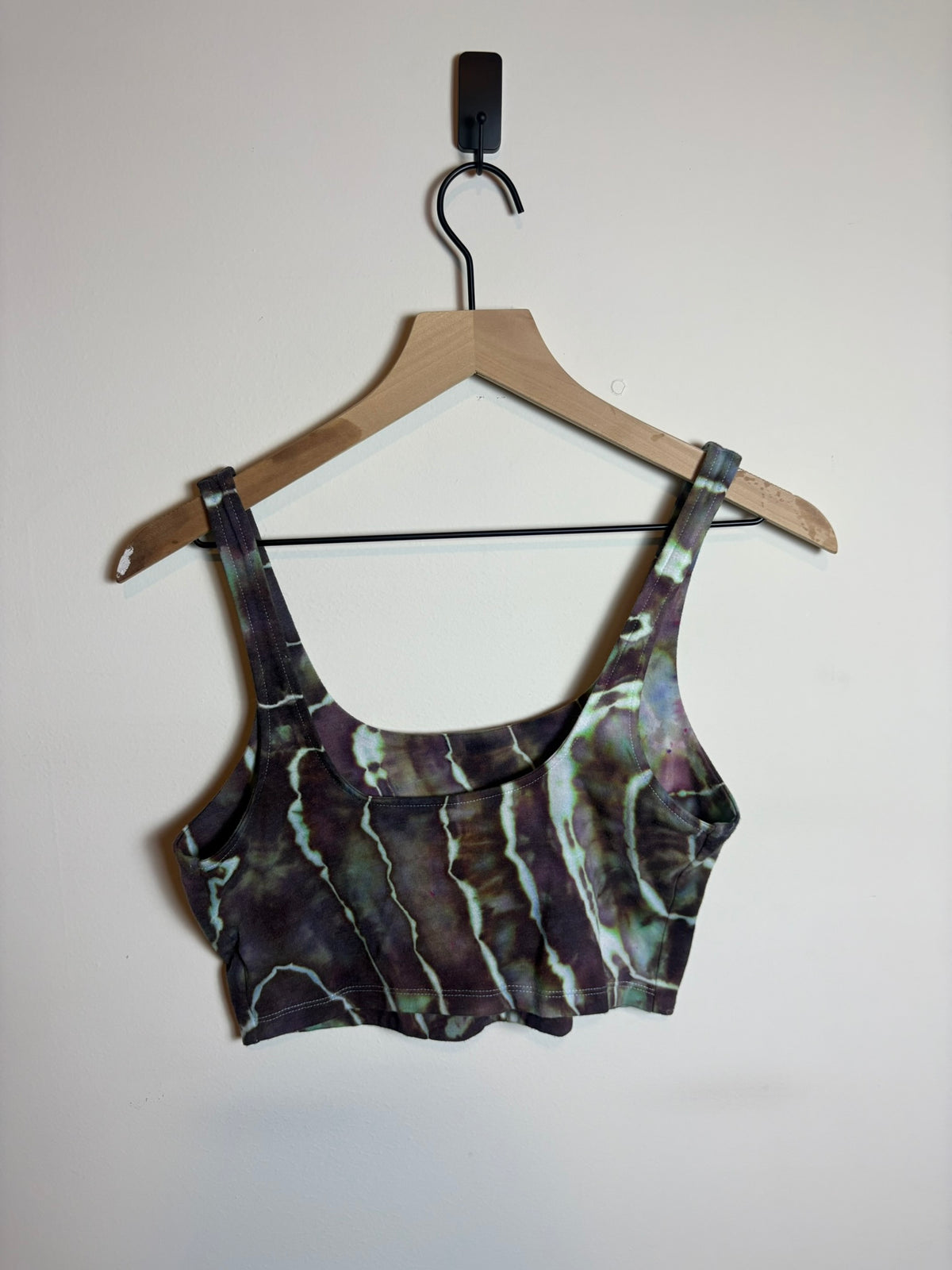 Upcycled Wild Fable Women’s Medium Cropped Tank Top – Earthy Brown Geode Tie-Dye