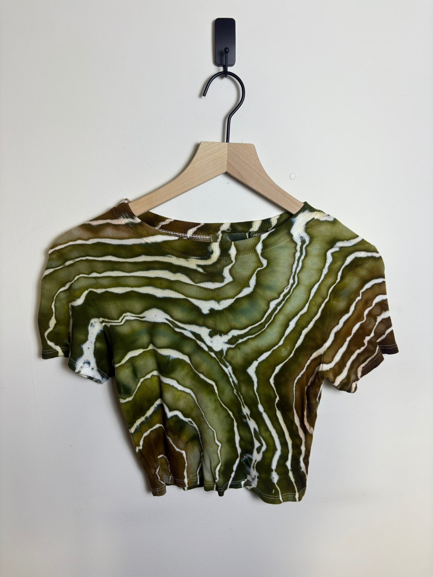 Upcycled Women’s Small Fitted T-Shirt – Geode-Inspired Earthy Tie-Dye
