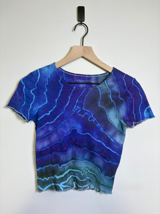 Upcycled American Eagle Women’s XS Shirt – Ocean-Inspired Tie-Dye with Ruffled Sleeves