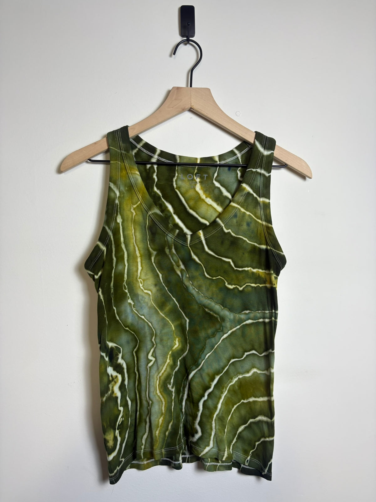 Upcycled LOFT Women’s XS Tank Top – Earthy Green Geode-Inspired Tie-Dye