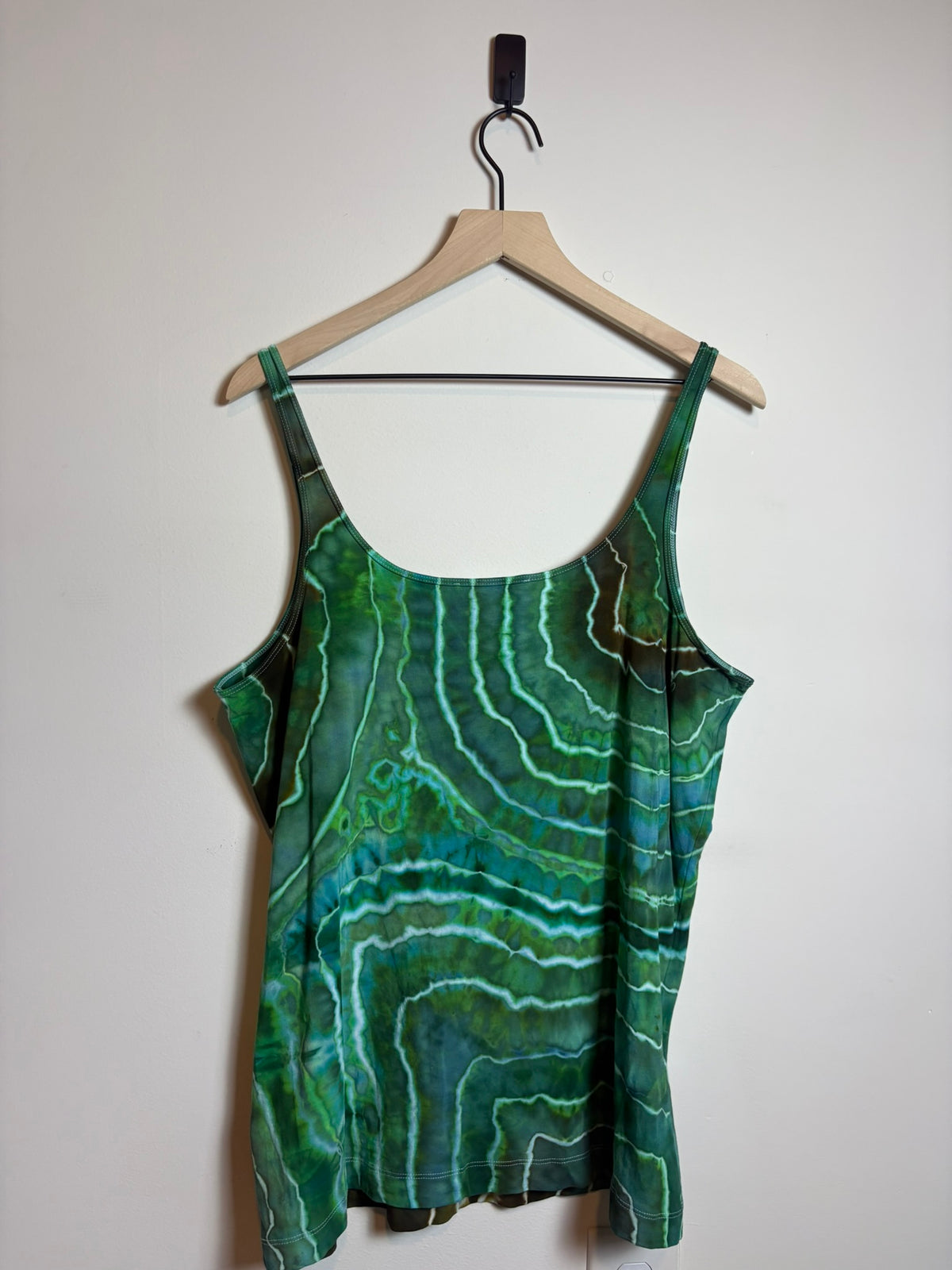 Upcycled Sejour Women’s 2X Tank Top – Earthy Green & Brown Tie-Dye