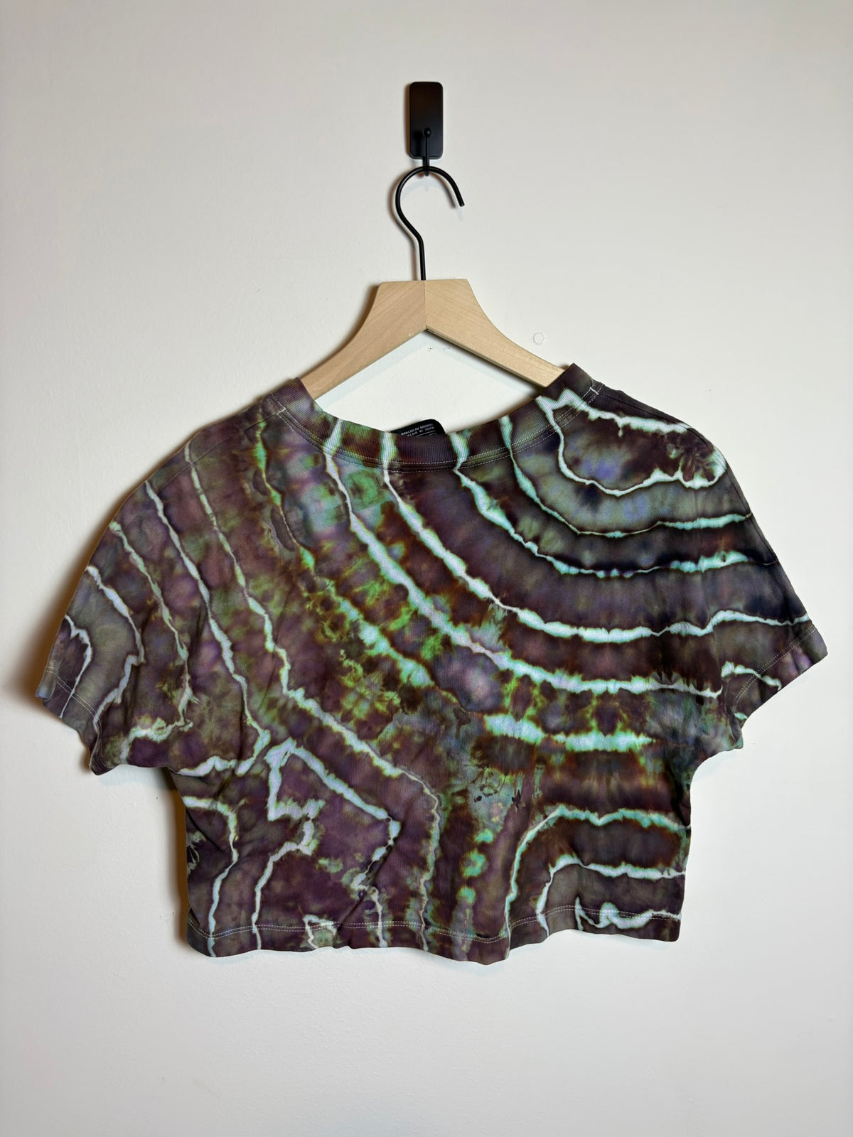 Upcycled Nike Women’s Medium Cropped Shirt – Earthy Purple & Green Geode Tie-Dye