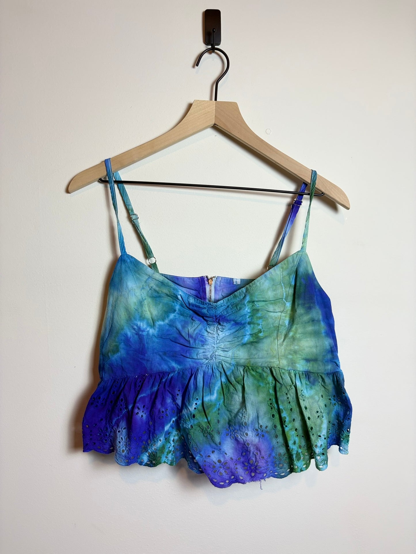 Upcycled Women’s Large Tank Top – Ocean-Inspired Tie-Dye with Back Zipper & Tie Knot