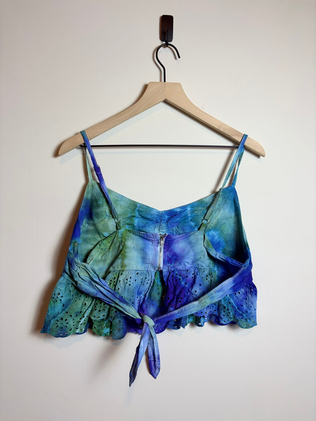 Upcycled Women’s Large Tank Top – Ocean-Inspired Tie-Dye with Back Zipper & Tie Knot