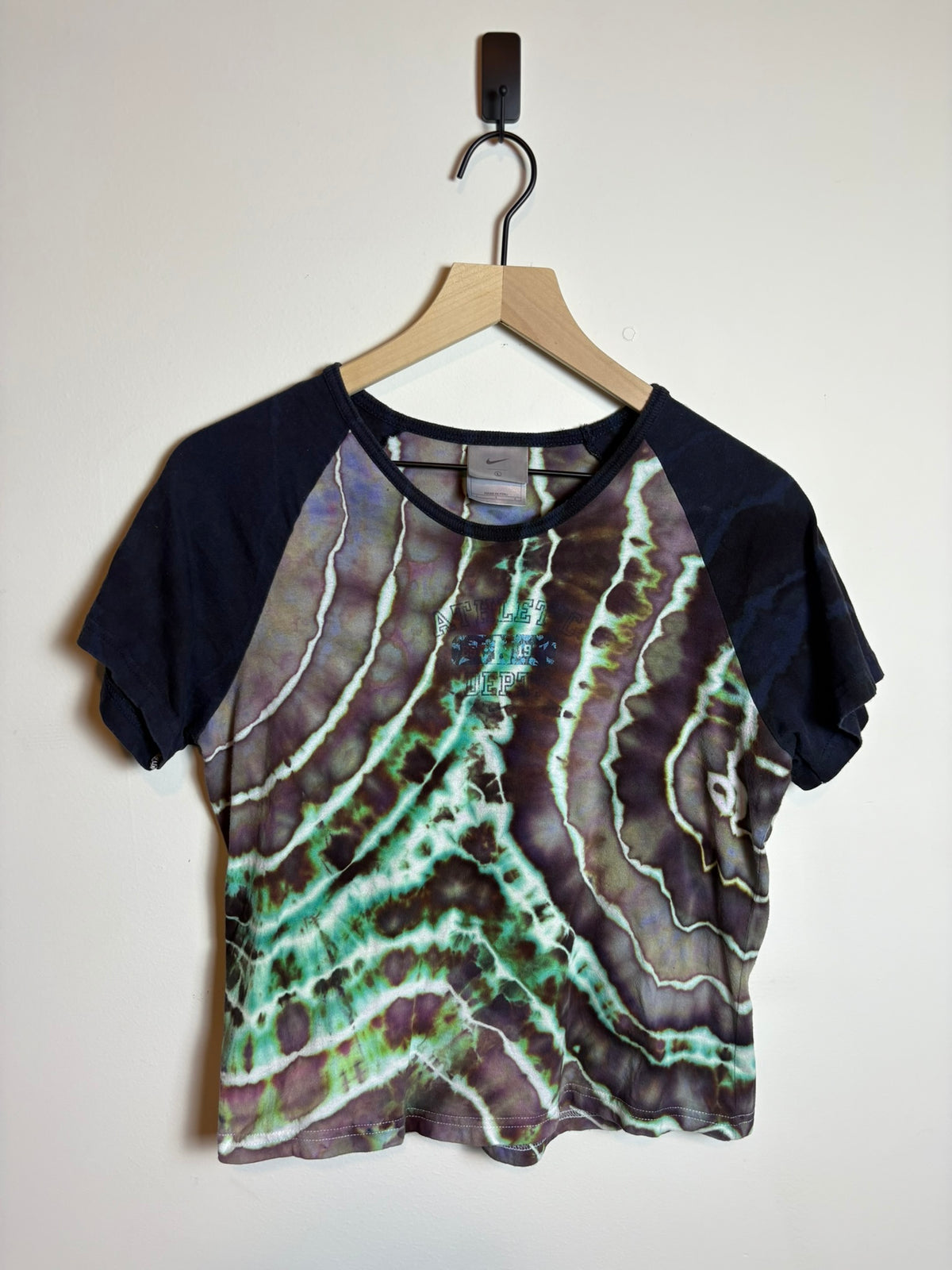 Upcycled Nike Women’s Large Baseball Tee – Brown & Green Geode Tie-Dye