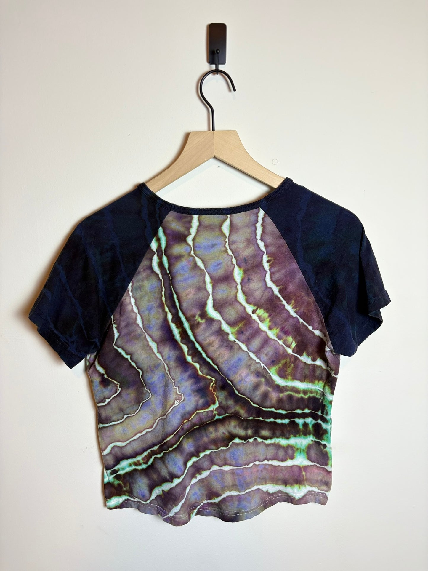 Upcycled Nike Women’s Large Baseball Tee – Brown & Green Geode Tie-Dye