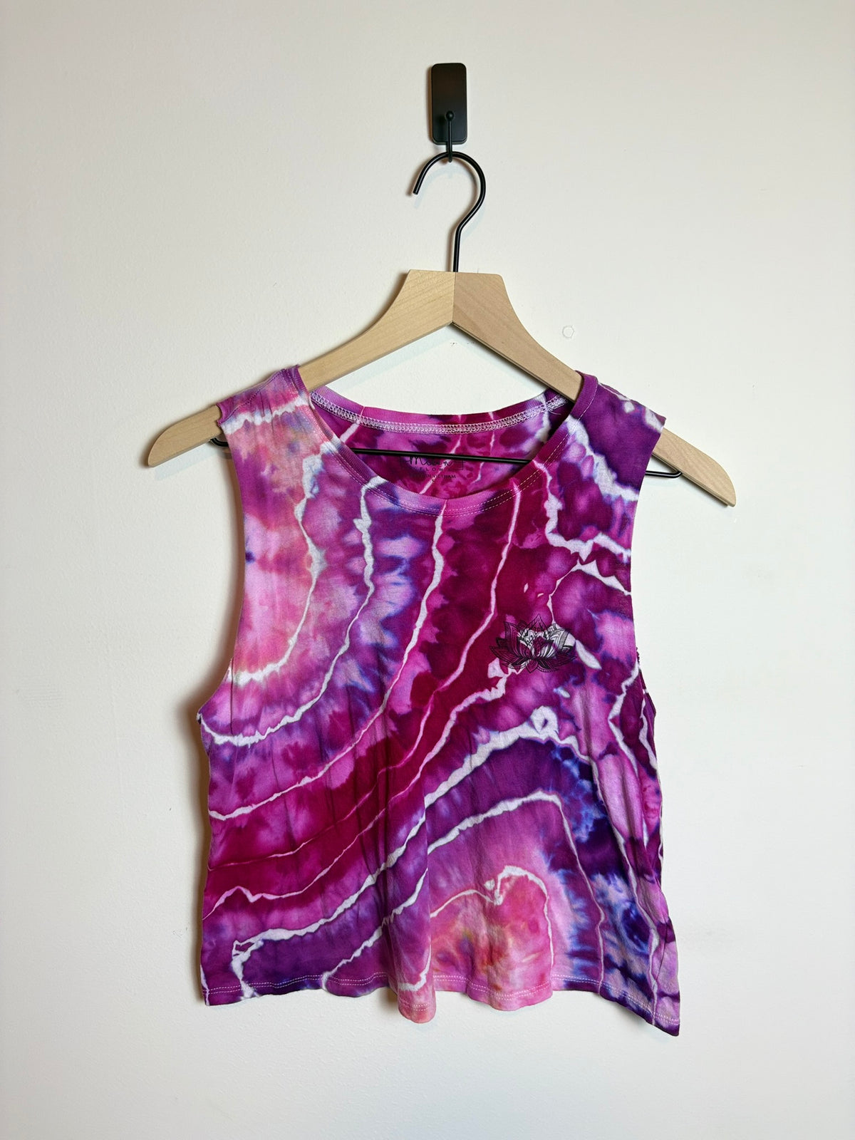 Upcycled Small Yoga Sleeveless Flowy Top – Pink & Purple Geode Tie-Dye