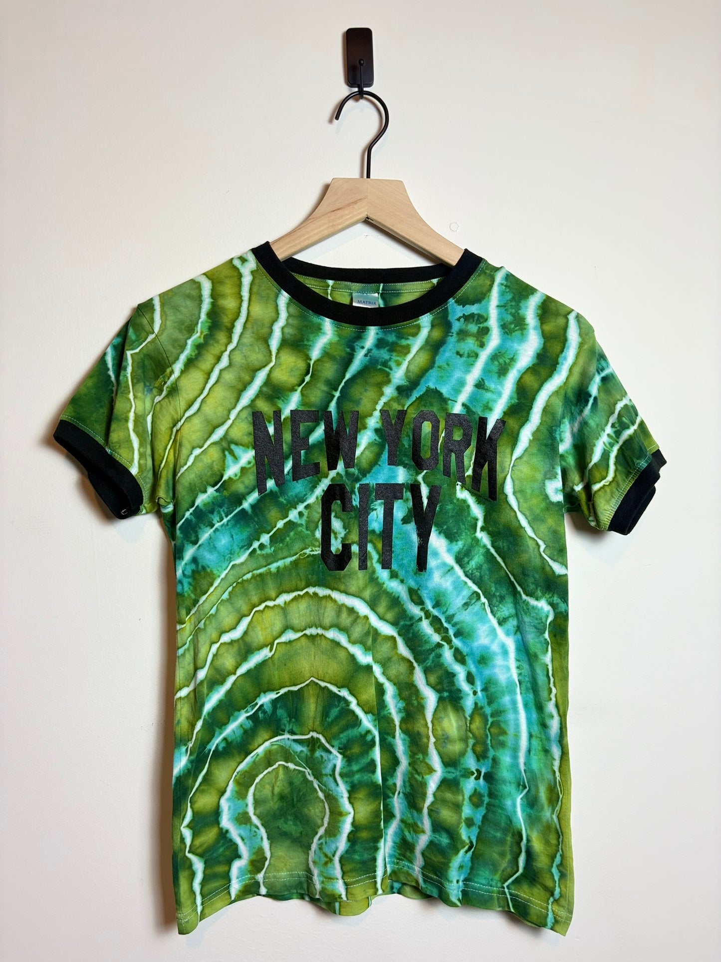 Upcycled Women’s Large “New York” Graphic Tee – Green & Blue Geode Tie-Dye