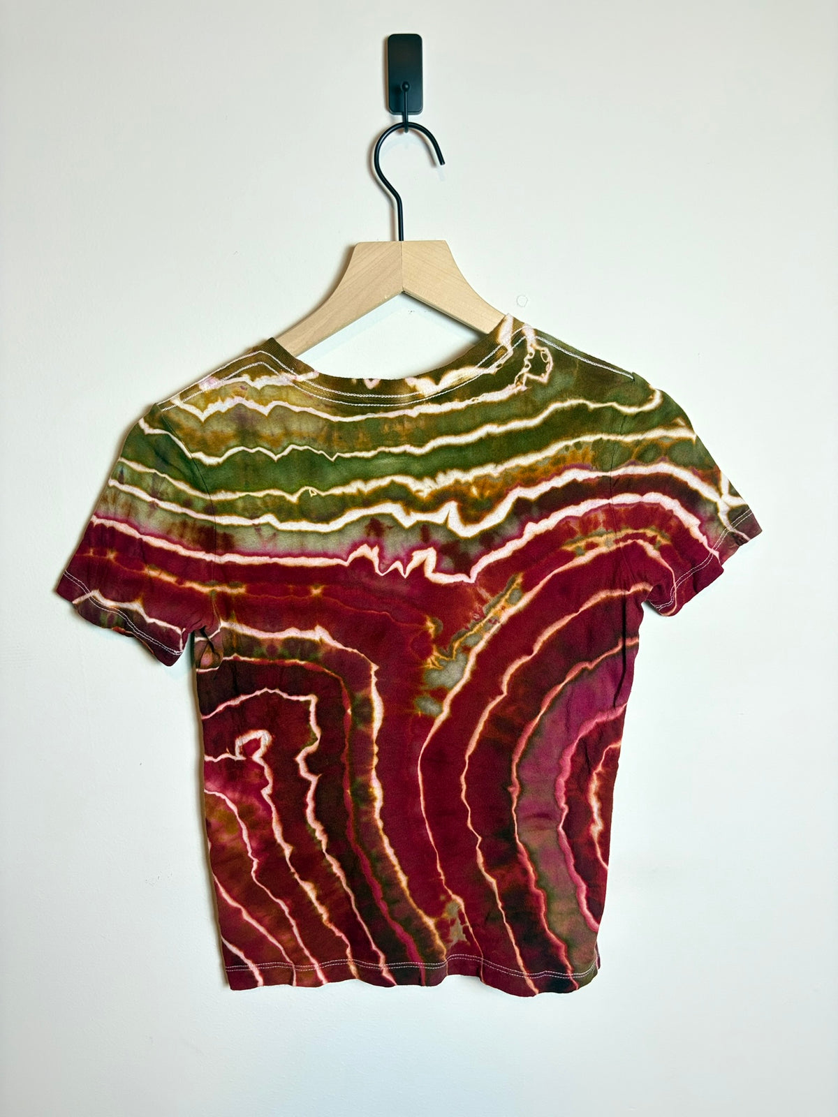 Upcycled Sonic Kids Medium T-Shirt – Red & Brown Earthy Geode Tie-Dye